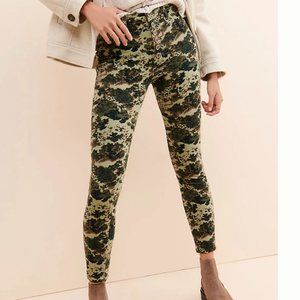 Pilcro High-Rise Skinny Button Fly Corduroy Pants. Green Camo. 30P. EUC.
